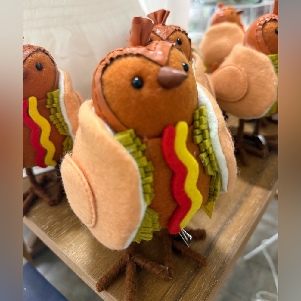 Featherly Friends ‘Franky' Hot Dog - Sun Squad - Picture 3 of 3